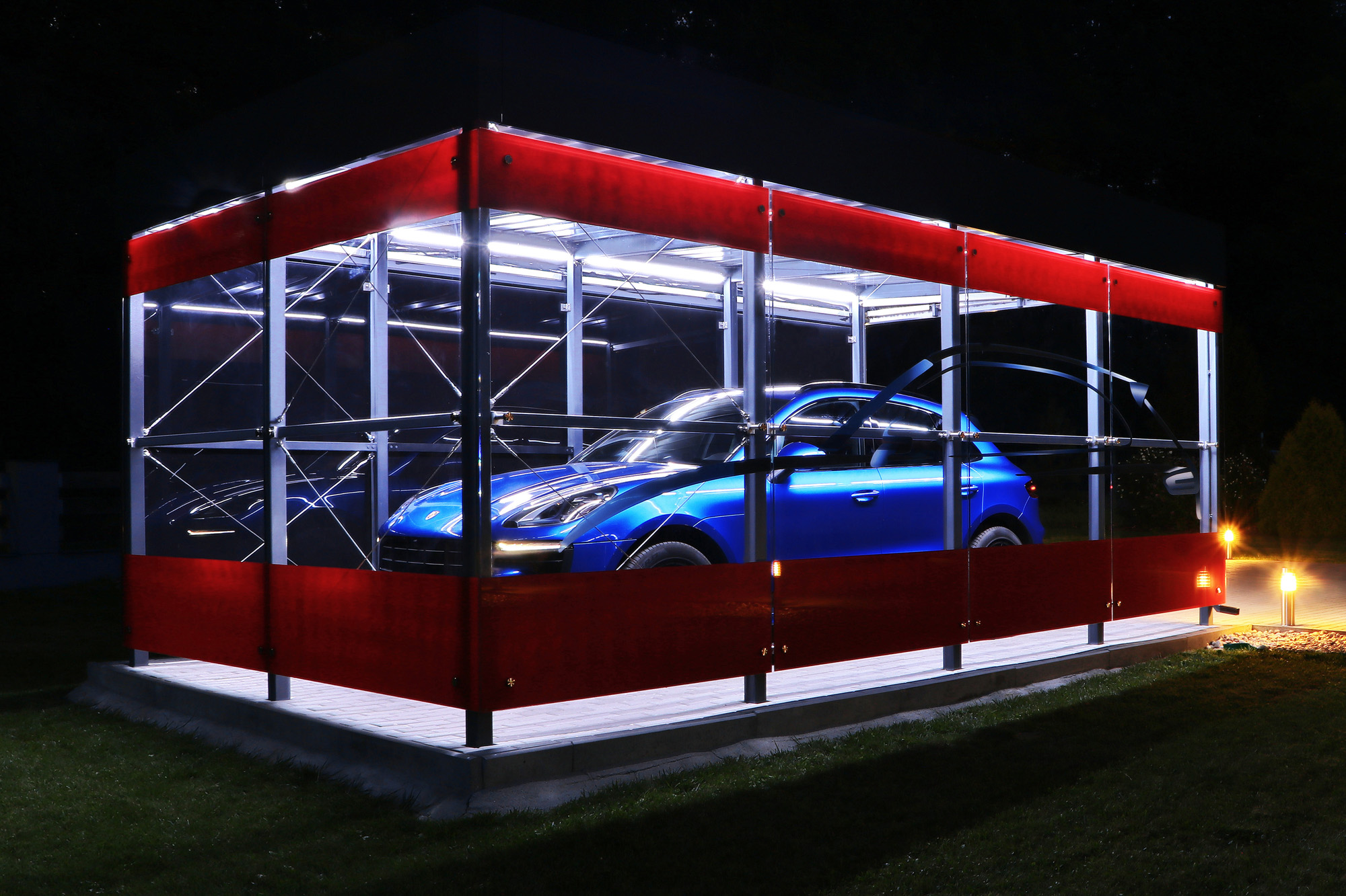 CAR PENTHOUSE 28 middle.jpg