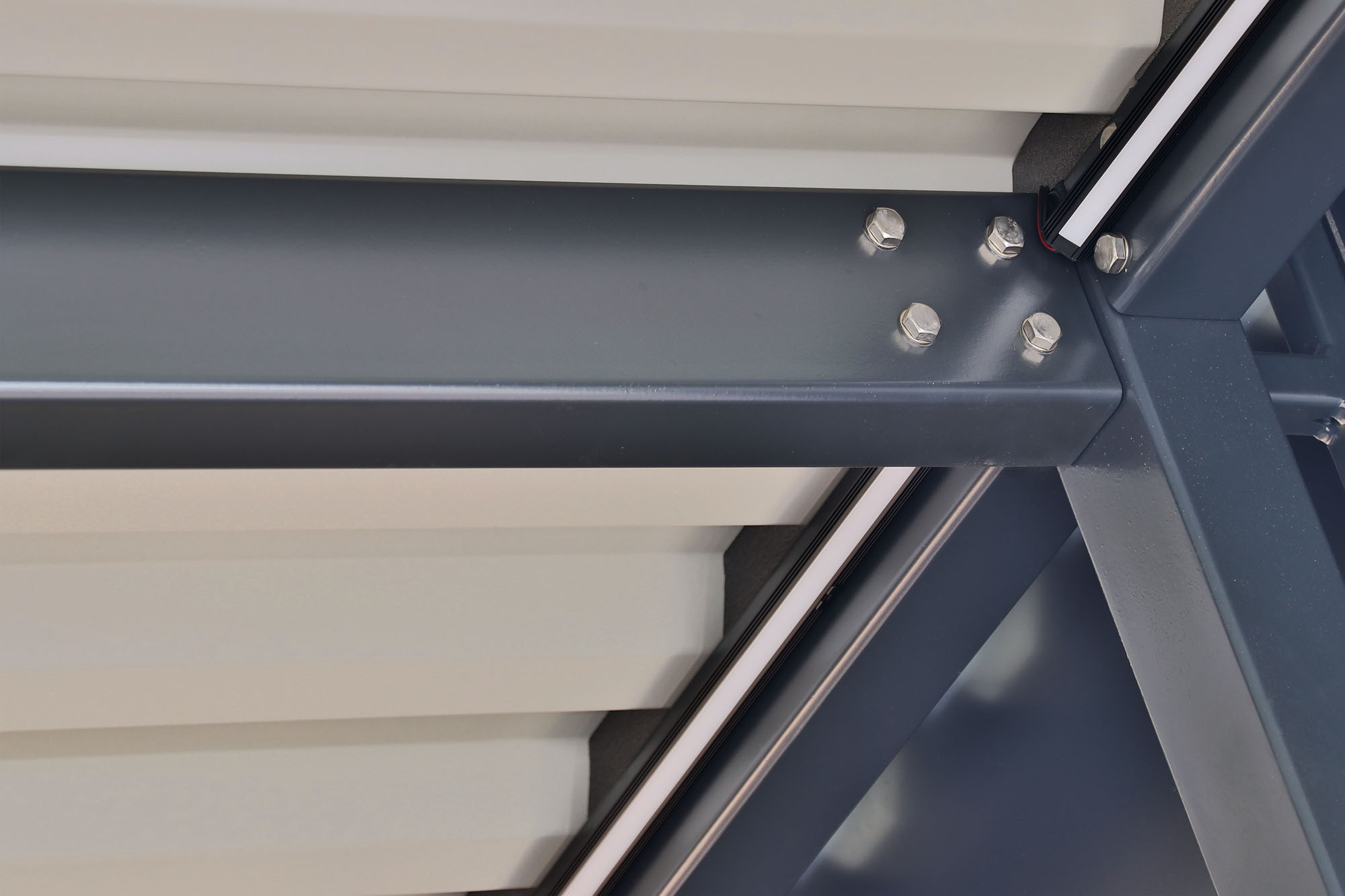 CarPenthouse Hranice 12 middle.jpg